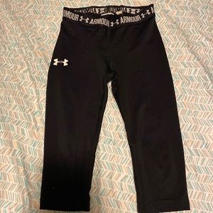 Plain black under armor leggings